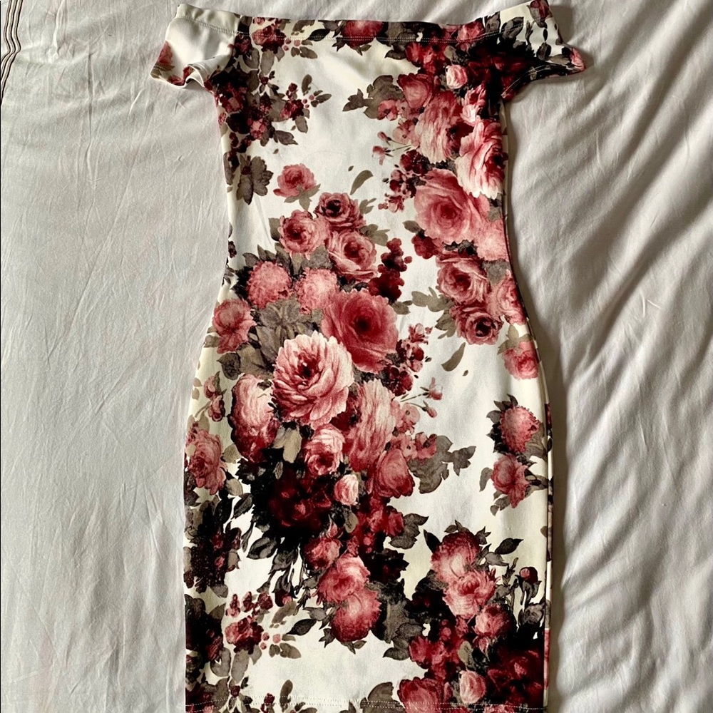Honey - Floral mid length dress - size XS